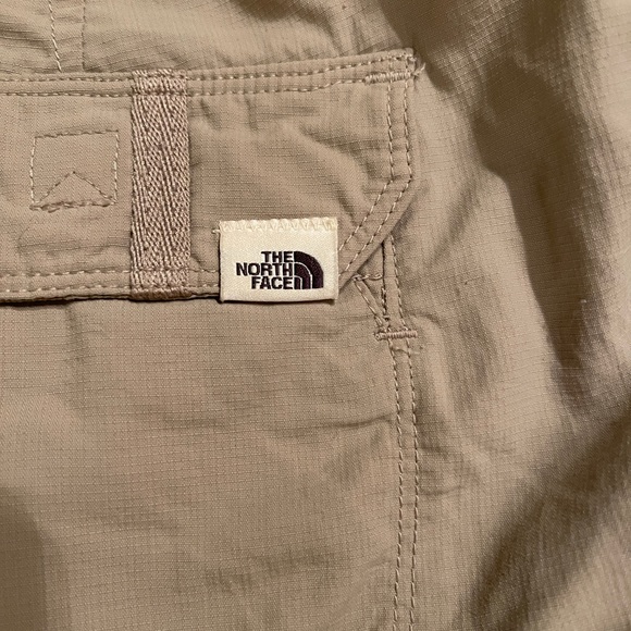 Women’s Taupe lightweight shorts by The North Face size 4 - Picture 3 of 12